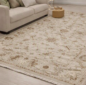 Tapis en laine Oushak floral contemporain noué à la main, tons neutres vibrants, à poils ras, avec envers en laine, Coral Weavers pour salon - Product Image 1