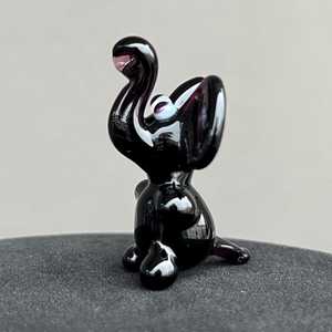 Figura de elefante de cristal de Murano soplado a mano, color negro, temática animal, arte artesanal hecho a mano, decoración de cristal soplado. - Product Image 1