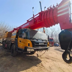 Grue sur camion hydraulique SANY STC1000T d'occasion, capacité de levage de 100 tonnes, équipement de levage diesel avec pompe moteur et roulement, fabriqué en Chine - Product Image 3