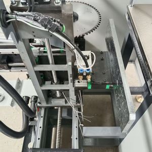 Centre d'usinage CNC vertical et fraiseuse pour aluminium, en excellent état, pour le traitement de moules - Product Image 5