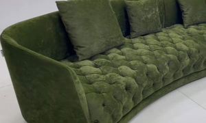 Sofá Curvo Francés en la Sala de Estar Diseño creativo del ensamblaje de elementos en la superficie lunar del diseñador. Sofá Moderno en el Penthouse Grande. - Product Image 4