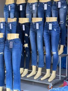 Pantaloni <span class=keywords><strong>Jeans</strong></span> in Denim di Marca da Uomo e Ragazzo a Prezzo <span class=keywords><strong>Super</strong></span> Basso, Stock di Abbigliamento in Eccesso, <span class=keywords><strong>Jeans</strong></span> <span class=keywords><strong>Skinny</strong></span> e a Gamba Dritta - Product Image 3