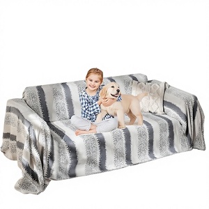 Oreiller moderne en textile de maison carré avec fermeture éclair cachée, motif floral uni, technique de tricot, lavable en machine pour usage hôtelier - Product Image 4