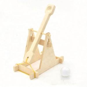 Catapulte à trébuchet en bois - Product Image 1