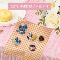 Badges en métal personnalisés de haute qualité, design mignon, logo personnalisé, émail doux, épingle à revers