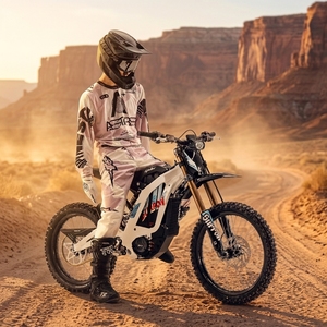 Moto tout-terrain écologique à émissions zéro, 72V 35Ah 10kW, suspension intégrale, Surron Light X Dirt Bike - Product Image 1