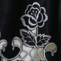 Nappe carrée OWENIE 34x34 en polyester lavable avec motif de dessin animé, broderie de rosettes argentées et sequins noirs et blancs, vente en gros