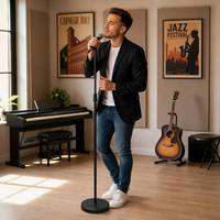 Support de microphone professionnel réglable en hauteur, stable, avec base en fer noir, pour studio, conférence, performance et diffusion – Vente en gros