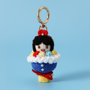 จี้ทำด้วยผ้าขนสัตว์รูปดอกกุหลาบหิมะสีขาวสำหรับเจ้าหญิงพวงกุญแจช่อดอกไม้ขนาดเล็กลายดอกกุหลาบแมวเคธี่ดอกไม้ขนาดพกพาขนาดเล็ก - Product Image 4