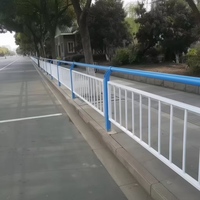 Barrière piétonne de protection contre les impacts, de qualité supérieure, prix usine, en métal, pour trottoirs municipaux, de qualité ingénierie, avec protection réfléchissante