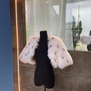 Nouvelle Écharpe Courte en Véritable <span class=keywords><strong>Fourrure</strong></span> de Renard Imperméable et Moelleuse pour Femme – Idéale pour Mariages et Soirées – Étole Élégante en <span class=keywords><strong>Fourrure</strong></span> - Product Image 1