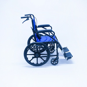รถเข็นคนพิการแบบแมนนวล สีฟ้า ขนาด 20 นิ้ว ล้อแบบรวม น้ำหนักเบา พกพาสะดวก สำหรับการเดินทางและใช้ในบ้าน - Product Image 2