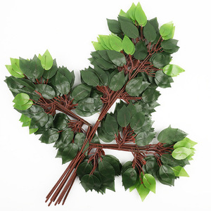 Branches et feuilles d'arbre de simulation Branches de banyan Branches d'érable rouge Feuilles de <span class=keywords><strong>bambou</strong></span> Plantes vertes artificielles décoratives - Product Image 1