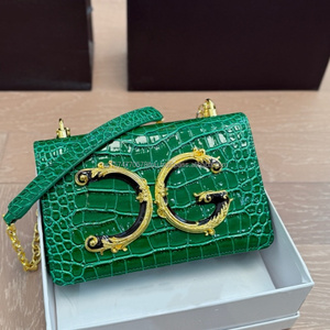 สินค้ามาแรงปี 2025 ใหม่ล่าสุด กระเป๋าสะพายข้างผู้หญิงแบรนด์ดีไซเนอร์สุดหรู หนังแท้ รุ่นเล็ก - Product Image 5