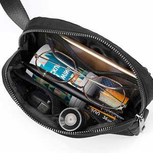 Mini sac banane noir étanche avec sangle réglable pour le voyage, la course, la randonnée et le cyclisme - Product Image 5