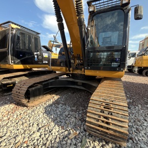 Excavatrice Caterpillar d'occasion CAT 323D2L à faible nombre d'heures de travail, très demandée pour les projets d'ingénierie à l'étranger - Product Image 4