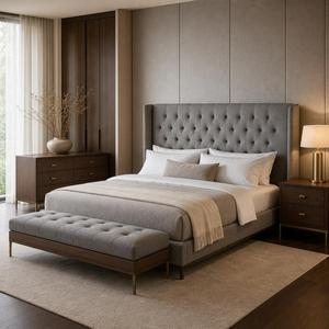 Set Camera da Letto per Hotel: Letto King Size con <span class=keywords><strong>Testiera</strong></span> Trapuntata <span class=keywords><strong>e</strong></span> Panca Ottomana in Metallo Moderno - Product Image 1