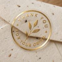 Carte de vœux en papier grainé avec sceaux d'enveloppe estampés à l'or