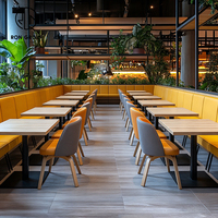 Ensemble de mobilier de luxe léger : Table carrée en pierre frittée, banquette en cuir jaune, table et chaise pour salon de thé et restaurant, et canapé