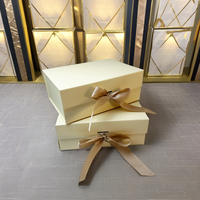 Boîte-cadeau magnétique pliable de luxe recyclable avec couvercle magnétique rigide avec doublure en éponge et logo personnalisé en matériaux recyclés