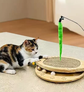 Juguete Rascador Interactivo para Gatos, Rascador Redondo de Madera con Plumas Colgantes y Pistas de Bolas para Jugar en Interiores - Product Image 4