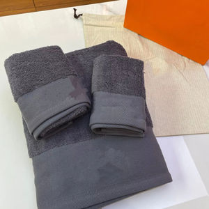 Nouvel ensemble de serviettes de bain en coton de haute qualité, tendance et très vendu, avec logo personnalisé, 3 pièces pour hôtel et salle de bain, collection 2025 - Product Image 1