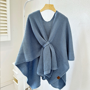 Mantella Lunga da Donna di Lusso Quattro Stagioni in Cashmere con Fibbia Taglie Grandi, Scialle Lavorato a Maglia Stile Morbido da Indossare per l'Inverno - Product Image 1