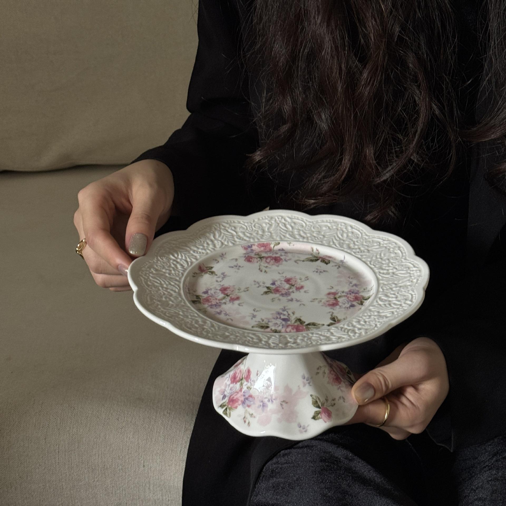 Petal, leaf-growing, high-footed plate 20*10