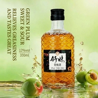 Emballé en bouteilles, vin de prune verte de style chinois de haute qualité, 330 ml, 12 % d'alcool faible, produit en Chine.
