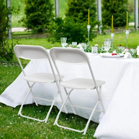 Chaise de salle à manger en plastique empilable au design moderne pour l'extérieur, les pique-niques, les parcs, la cuisine – Chaise pliante très populaire