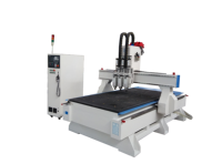 Routeur CNC haute rigidité YN 1325 pour portes, armoires, meubles et sculpture sur bois avec 3 têtes de broches et composants de transmission essentiels
