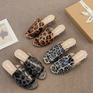 Sandalias de tacón medio con estampado de leopardo para verano, talla grande, novedad, elegantes, sexys, de tacón grueso y una sola tira para mujer - Product Image 1