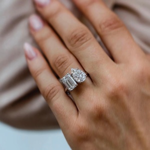 เครื่องประดับสั่งทำพิเศษ แหวนเพชรเม็ดเดี่ยวทรงหยดน้ำ 1 กะรัต 14K 18K มรกต แหวนเพชรเพาะเลี้ยงในห้องปฏิบัติการ IGI แหวนแต่งงาน แหวนหมั้น - Product Image 4