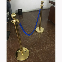 Poteau de guidage en métal pour la gestion de foule, Colonne de bienvenue pour produits routiers, Poteau à corde rouge, Barrière à corde, Décoration de mariage
