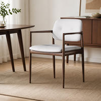 Fauteuil moderne en bois de frêne nordique italien avec dossier et accoudoirs pour salon, salle à manger et usage de loisirs, chaise de négociation
