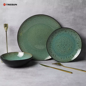 Juegos de vajilla de gres cerámico esmaltado de respuesta verde mate de gama alta hechos a mano con estilo y elegancia - Product Image 3