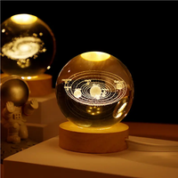 Système solaire Lune Nébuleuse 3d Art Boule de Cristal Veilleuse Lumineuse Cristal 3d Boule Veilleuse Lampe avec Base de Veilleuse Led en Bois