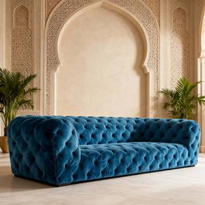 โซฟาสามที่นั่งกำมะหยี่สีน้ำเงินรอยัลสุดหรูหรา ตกแต่งด้วยกระดุมแบบทัฟท์ สไตล์ตะวันออกกลาง พร้อมดีเทลสีทอง สำหรับห้องนั่งเล่นขนาดใหญ่ - Product Image 5