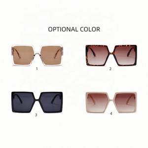 Lunettes de soleil carrées surdimensionnées noires à monture large, motif léopard vintage, avec logo personnalisé, protection UV400, pour femme, collection 2021 - Product Image 5