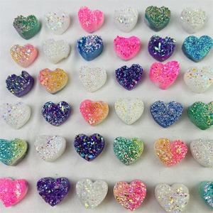 Arte popolare naturale di piccole dimensioni angelo Aura quarzo cristallo a grappolo cuori mescolano colori galvanici cuore gemma per collana pendente - Product Image 3