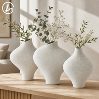 Vase à fleurs en céramique blanc cassé mat de luxe ARM LVG, style nordique, forme organique irrégulière, en porcelaine, pour décoration intérieure, vases de designer floraux