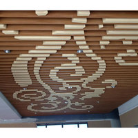 Plaque de plafond intégrée en aluminium à grain de bois moderne, style personnalisé, longue bande, pour balcon et véranda