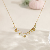 Collier de luxe Novirassine avec pendentif petite fleur en acier inoxydable plaqué or 18 carats pour femme, bijou tendance avec perles et médaillon