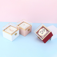 Boîte à bijoux rotative de luxe en plastique avec impression numérique pour colliers et bagues, motif ours de la Saint-Valentin et gâteau d'anniversaire