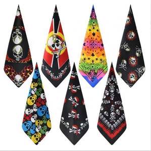 Vente en gros de foulards carrés à motif paisley rouge, bandana imprimé sur mesure - Product Image 2