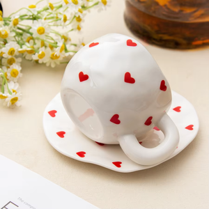 Tasses à thé et soucoupes en céramique turque de 280 ml (9 oz) avec impression de cœur irrégulière peinte à la main, mignonnes tasses à café - Product Image 1