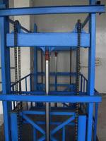 CE-Zertifizierter Hydraulischer 5000 kg Lastenaufzug Direkt vom Hersteller Schwerlast-Transportaufzug für Lager und Fabriken