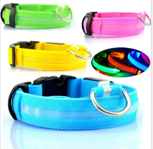 Collier LED lumineux en Nylon pour chien, ajustable, lumineux, clignotant, brille dans la nuit, pour la sécurité de votre animal de compagnie, adapté au chiot, laisse également disponible en plusieurs couleurs