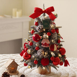 Pohon Natal Buatan Mini Berlapis Salju dengan Lampu LED dan Ornamen Merah di Alas Kayu - Product Image 1
