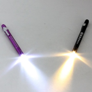 Fábrica de venta a granel Clip de bolsillo luz cálida de función oftálmica reutilizable función LED médico linterna Luz - Product Image 6
